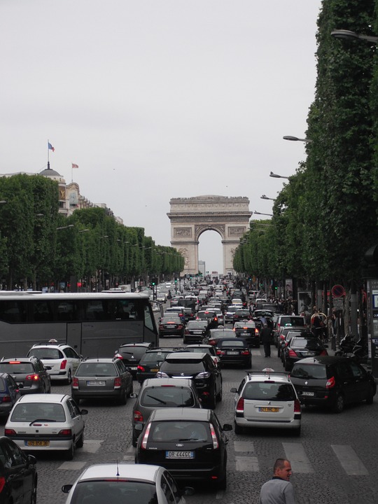 Apprendre à conduire à Paris, pas toujours facile