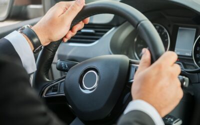 Liquide de direction assistée : Les raisons pour lesquelles il est important de changer régulièrement le liquide de direction assistée de votre voiture