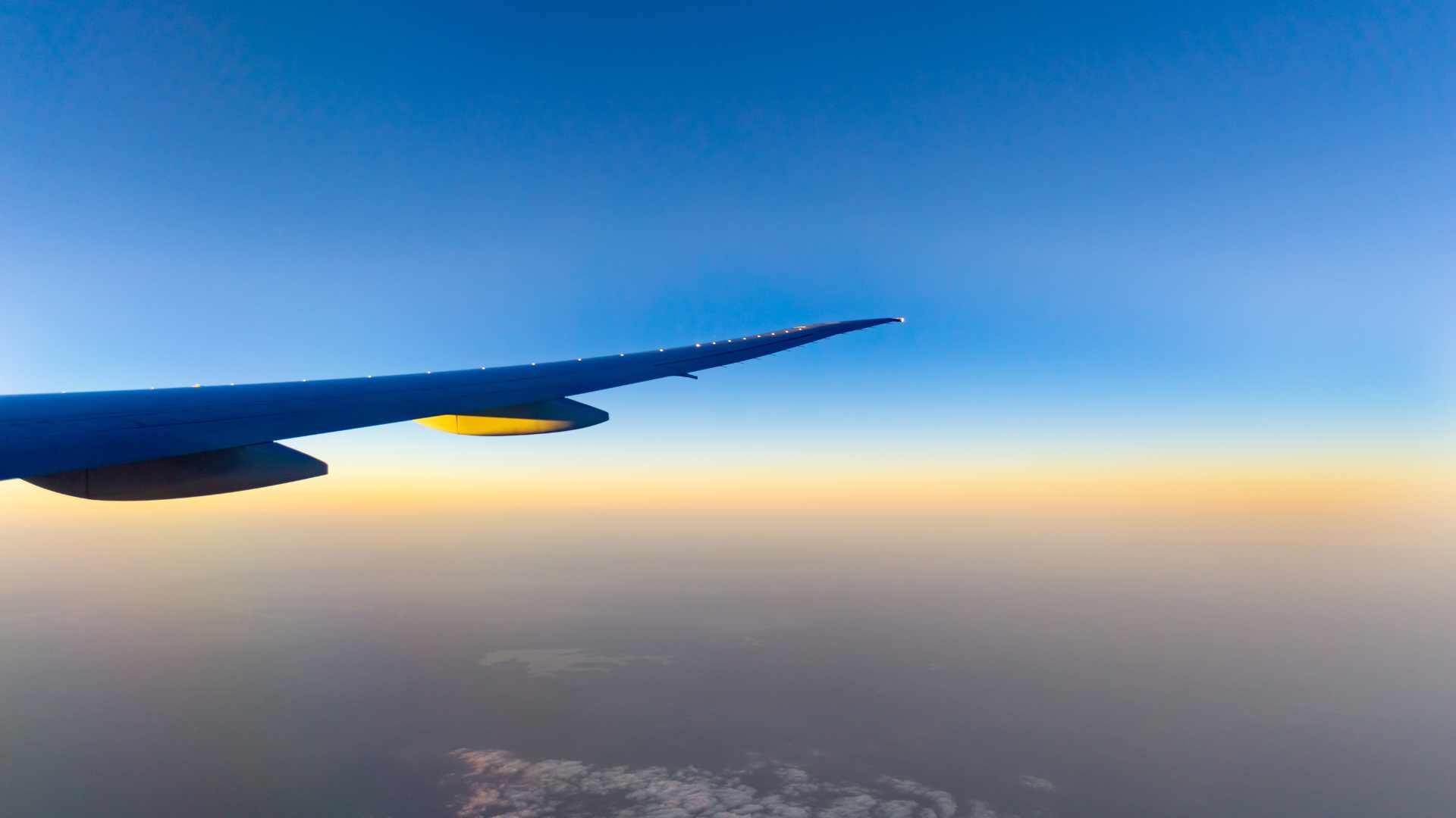 avion dans les airs